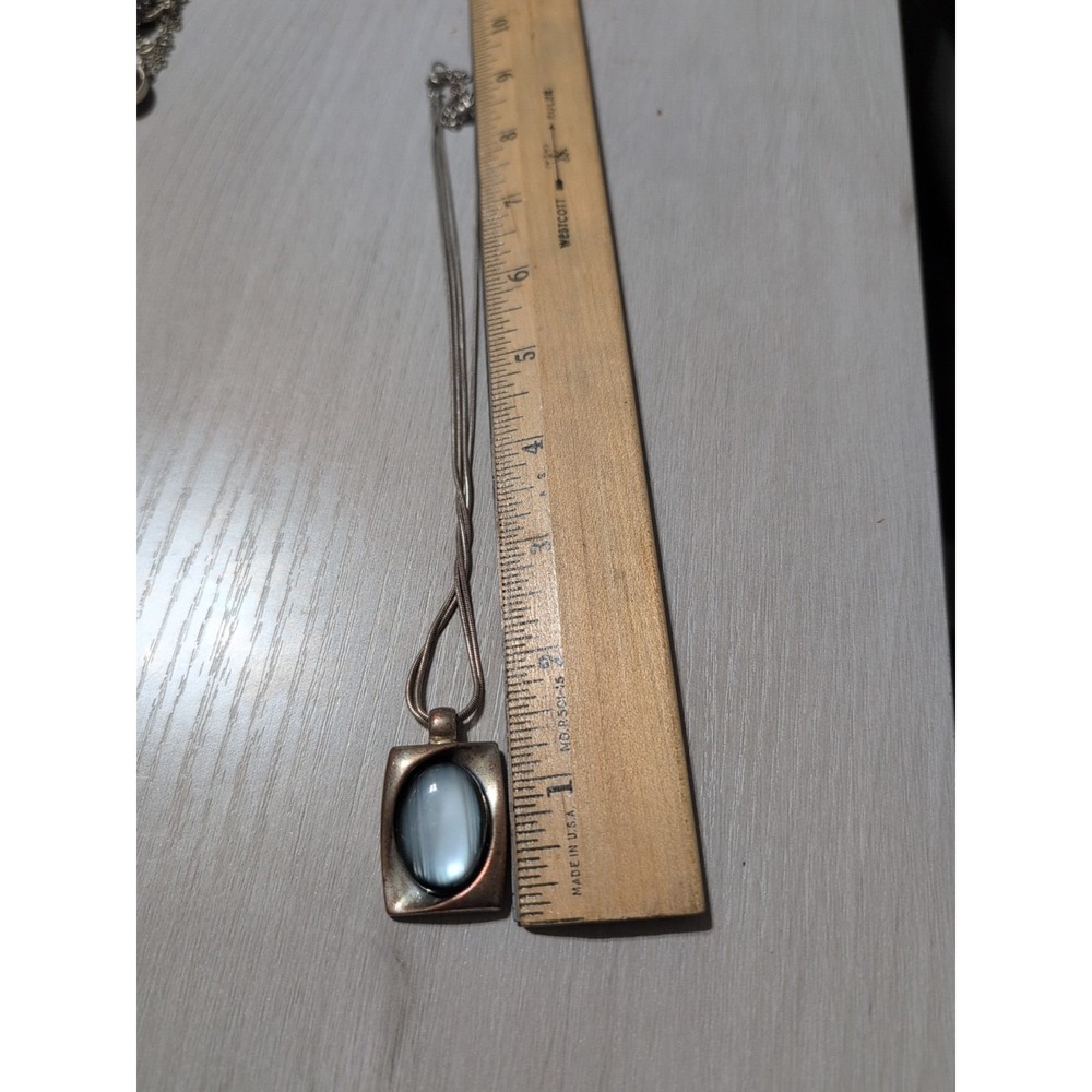 Kenneth Cole KC Silver Tone Pendant Necklace Opaline‎ Glass Stone Snake Chain - Picture 3 of 4